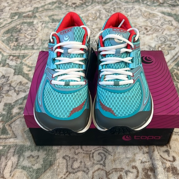 Topo Athletic shoes size 6 - Picture 2 of 8